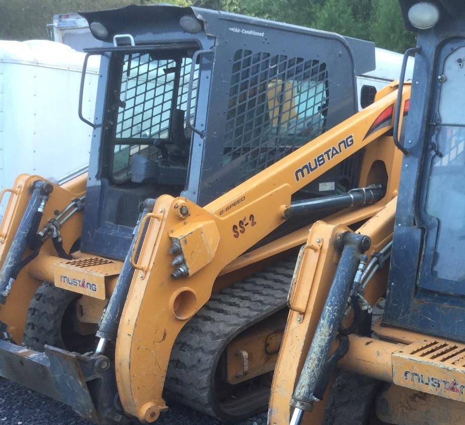  2016 Mustang 2100RT Compact Track Loaders