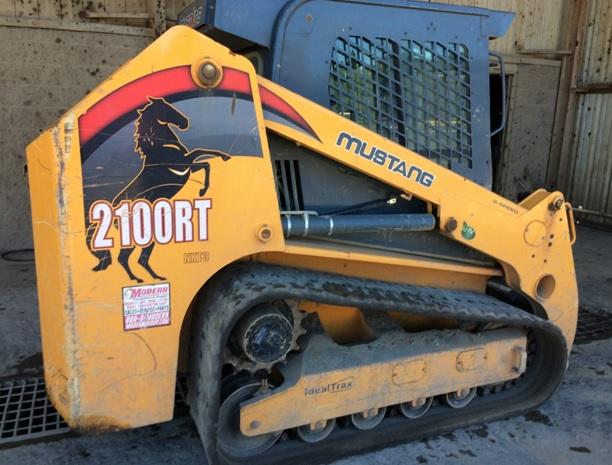  2016 Mustang 2100RT Compact Track Loaders